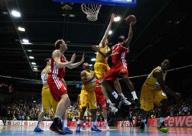 心周琦在篮 心周琦在篮